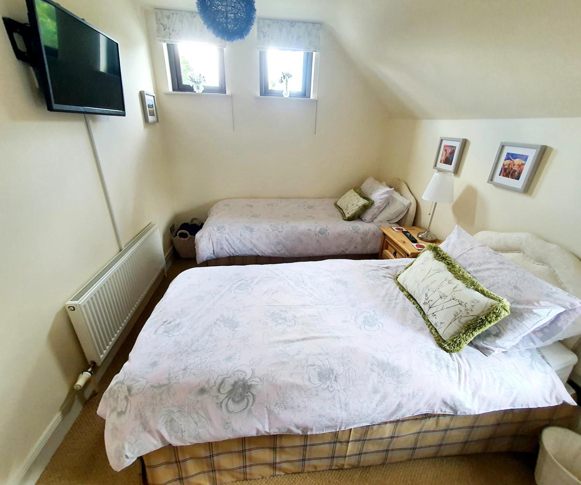 Lindas Retreats Self Catering Accommodation 1 Bedroom Cottage Or 3 Bedroom House Tomintoul Exterior foto